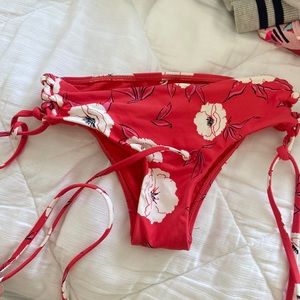 NEVER WORN cheeky side tie bottoms